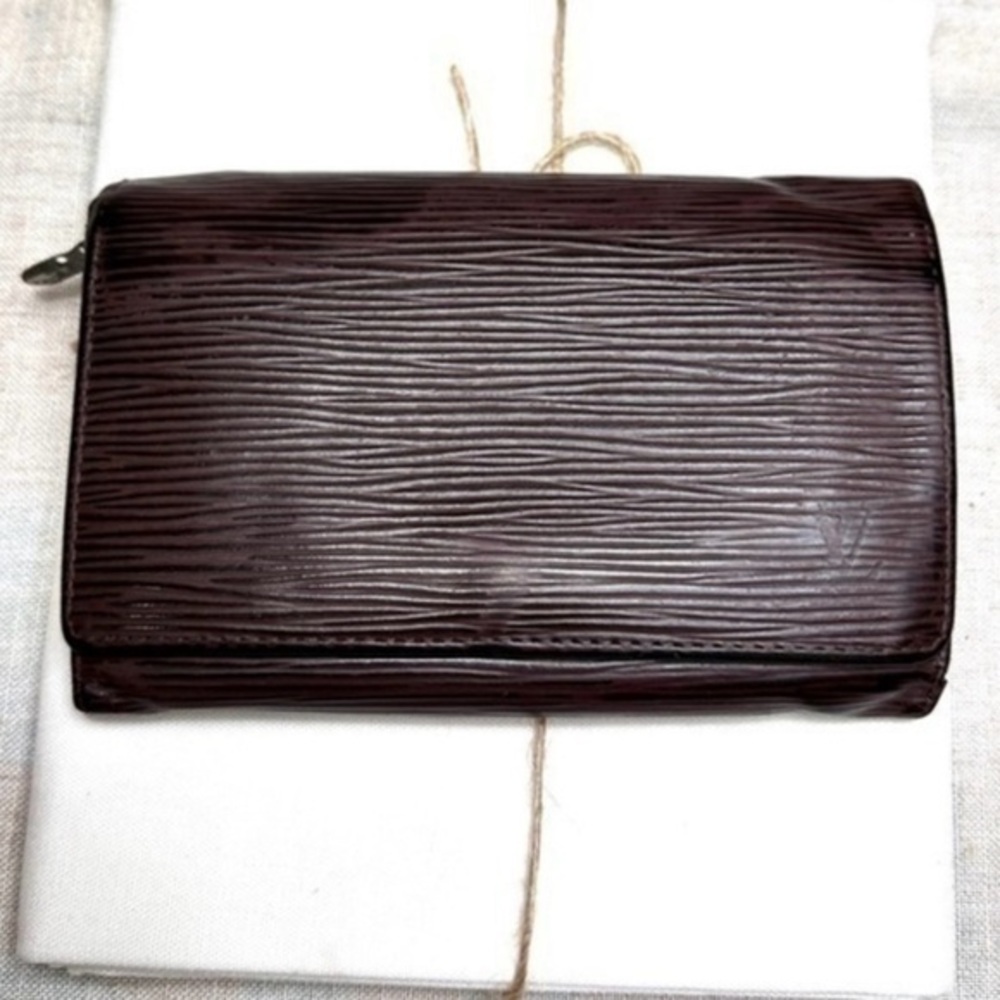 *AUTHENTIC LOUIS VUITTONMonogram Porte-Monnaie Billet Tresor Wallet